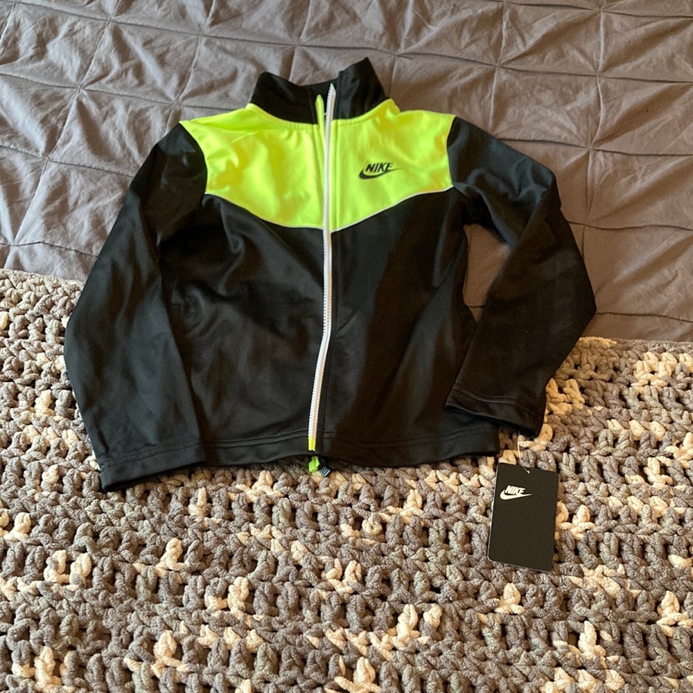 Nike lightweight zip up jacket